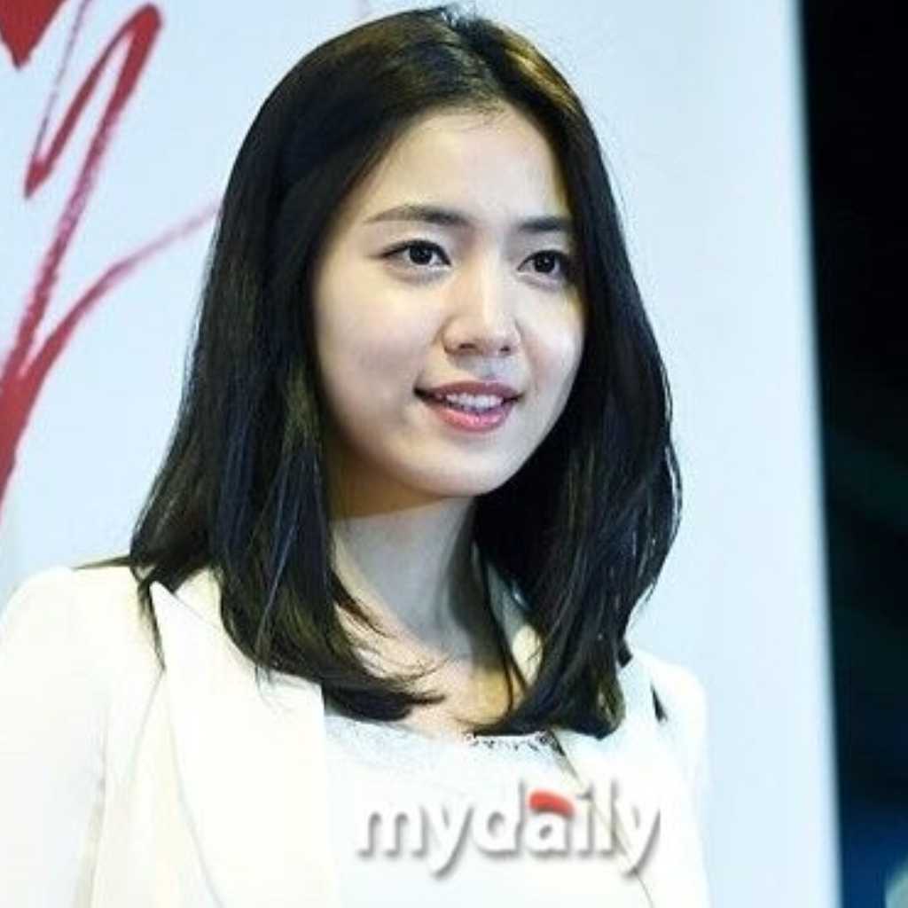 ファヨン、9月に結婚へ！お相手との写真と共に報告「愛を超えてお互いの全てになる」