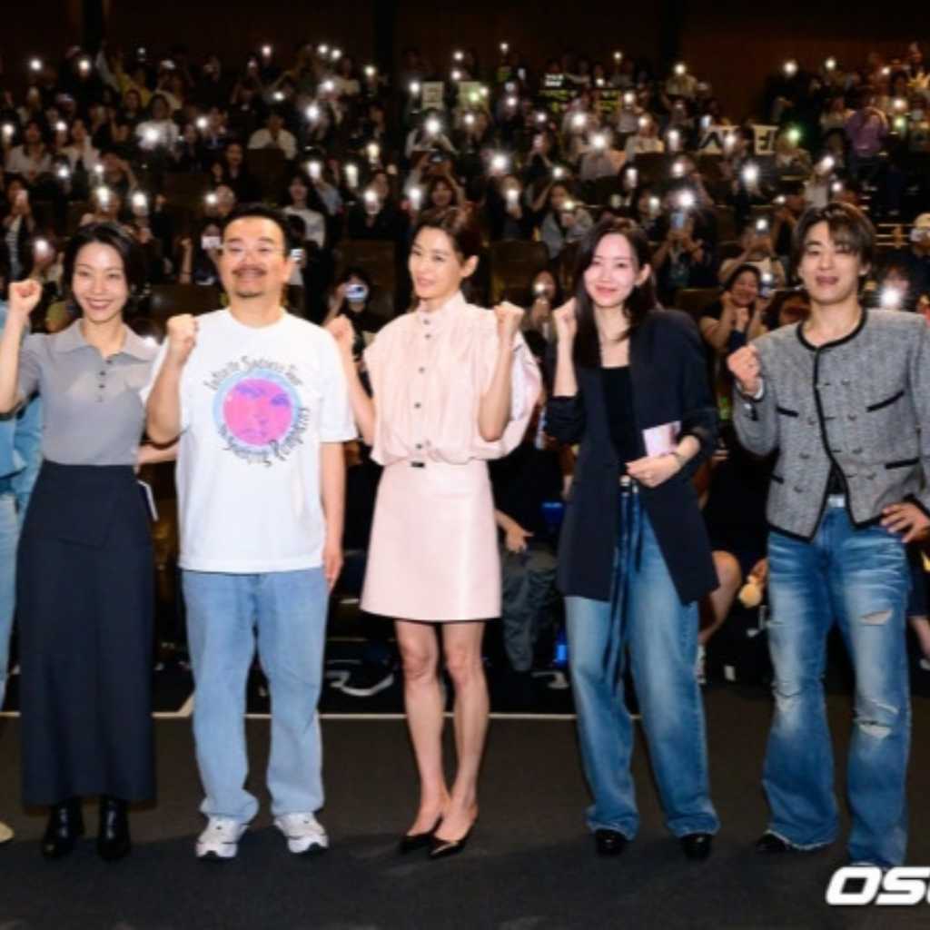 【PHOTO】チョン・ジヒョン&ク・ギョファン&チ・チャンウクら、映画「群体」舞台挨拶に出席