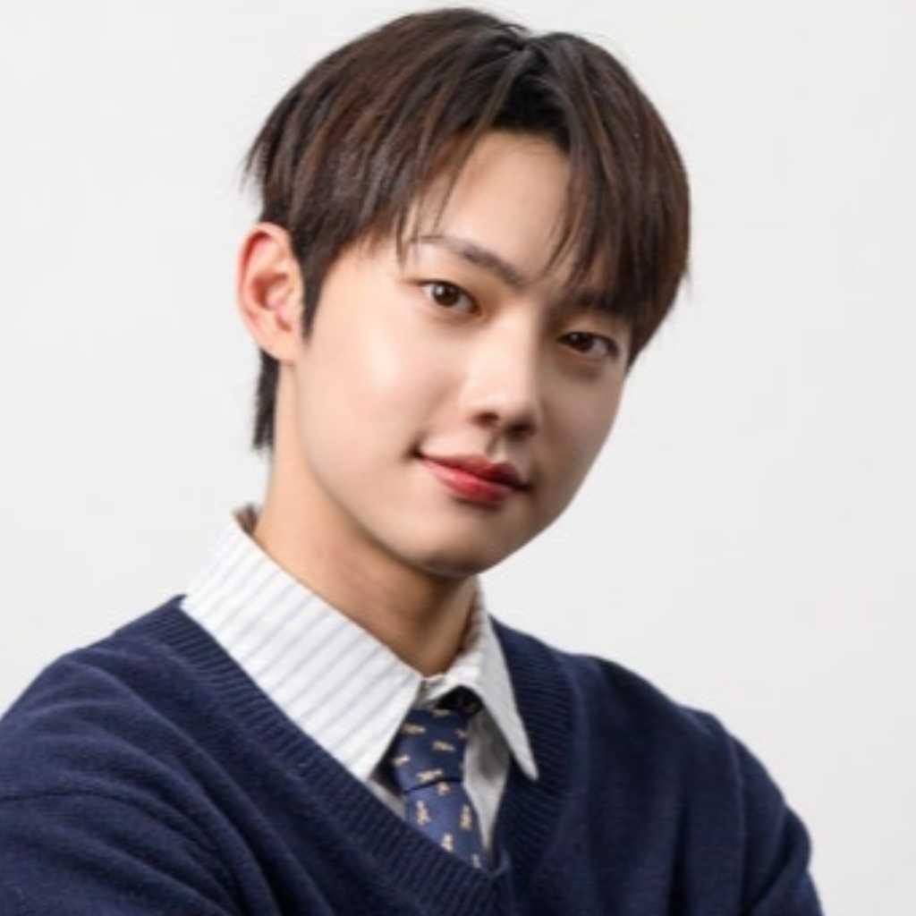 【PHOTO】ドラマ「スプリング・フィーバー」チョ・ジュニョン、インタビューで見せた爽やかな魅力