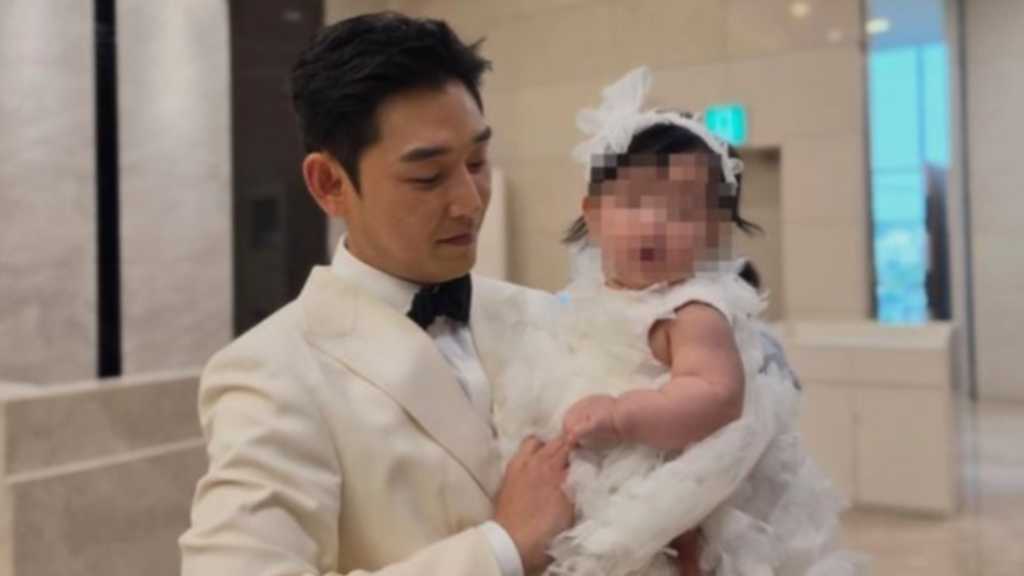 “電撃結婚から18日”カン・シンヒョ、一児の父だった…SNSで娘をサプライズ公開