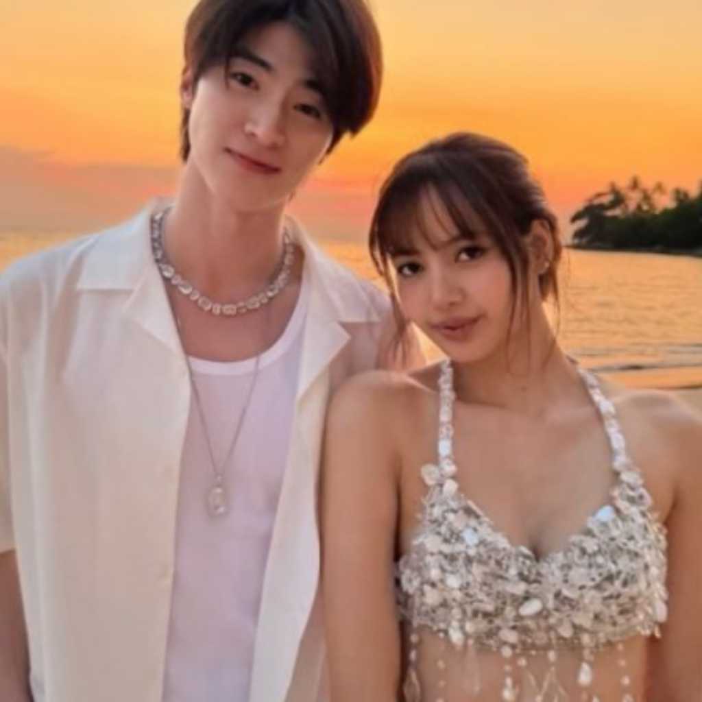 BLACKPINK リサ、タイの若手イケメン俳優ブルー・ポンティワットと密着ショット！ビキニ姿も話題に