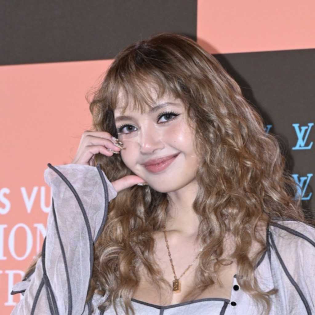 【PHOTO】BLACK PINK リサ「ルイ・ヴィトン」のイベントに出席(動画あり)