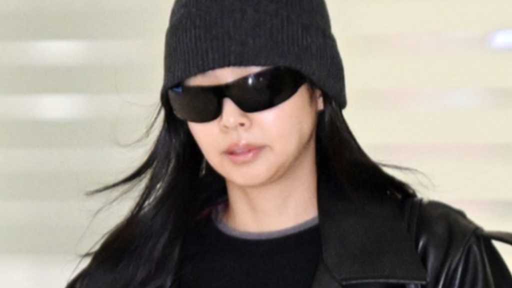 【PHOTO】BLACKPINK ジェニー、ファッションウィークを終えて韓国に到着（動画あり）