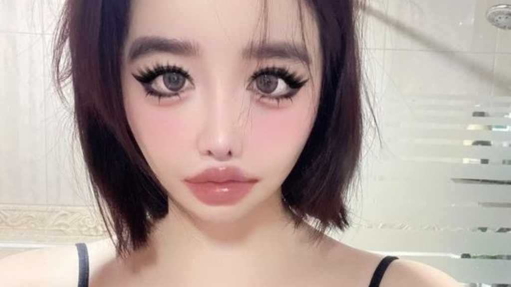 “活動中断”2NE1のBOM、YG批判騒動から約2週間…インスタで近況ショットを公開