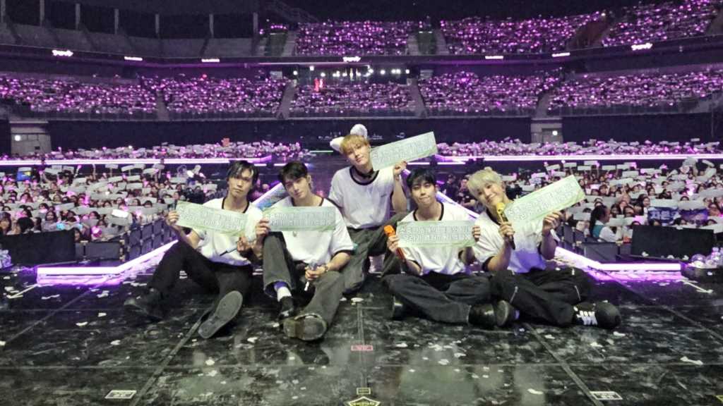 ASTRO、3年ぶりの韓国コンサートでファンと再会「ムンビンが見