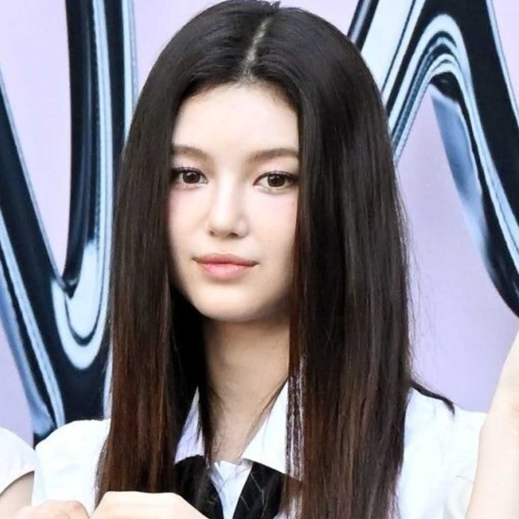 NewJeans ダニエル、約43億円の訴訟めぐり…ADORの意図的な紛争長期化を主張「アイドルとして重大な被害」