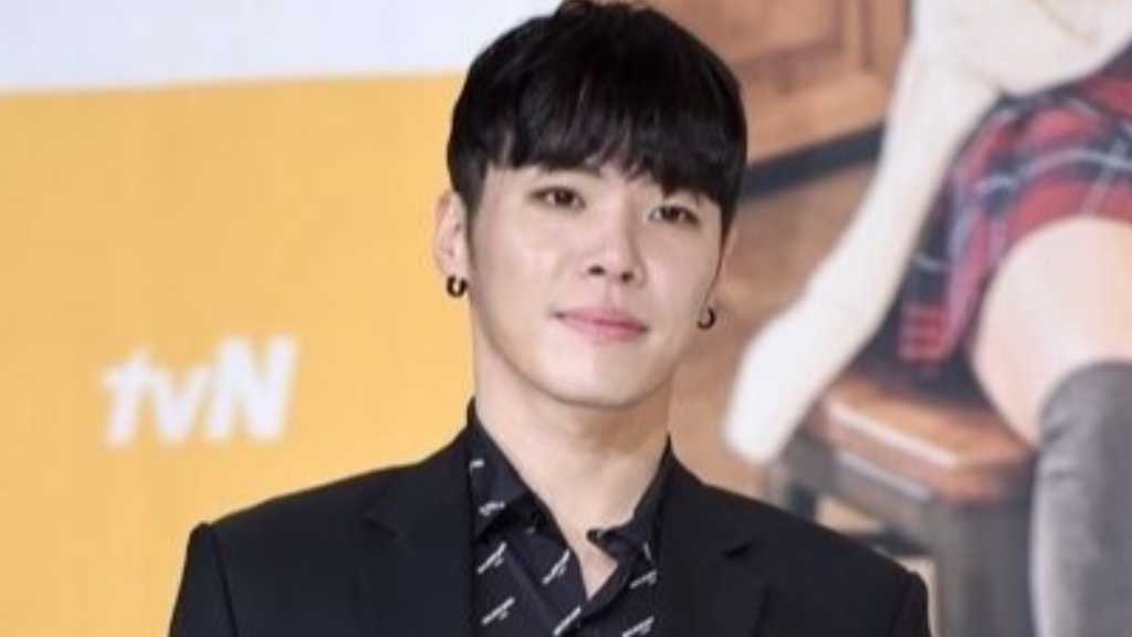 歌手フィソンさんの追悼映像にデビュー前の新人が出演…一部から批判の声も（動画あり）