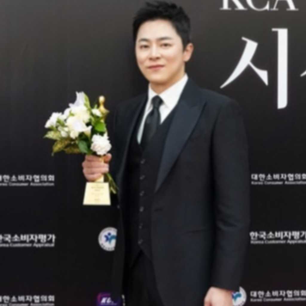 チョ・ジョンソク「第30回消費者の日」授賞式に参加!“今年の俳優賞”を受賞