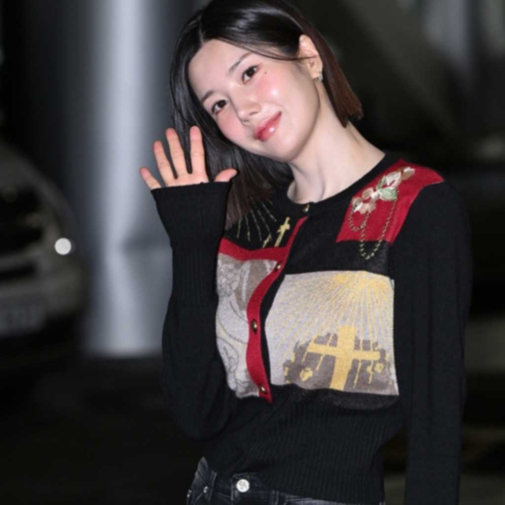 【PHOTO】IZ*ONE出身クォン・ウンビ、ラジオ出演のため放送局へ
