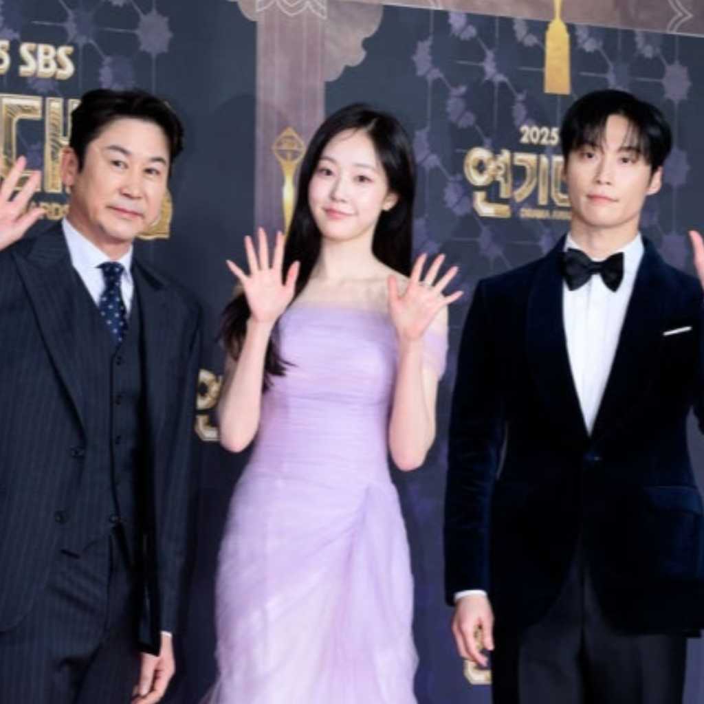 【PHOTO】チョン・ソミンから宇宙少女 ボナまで「2025 SBS演技大賞」レットカーペットに登場