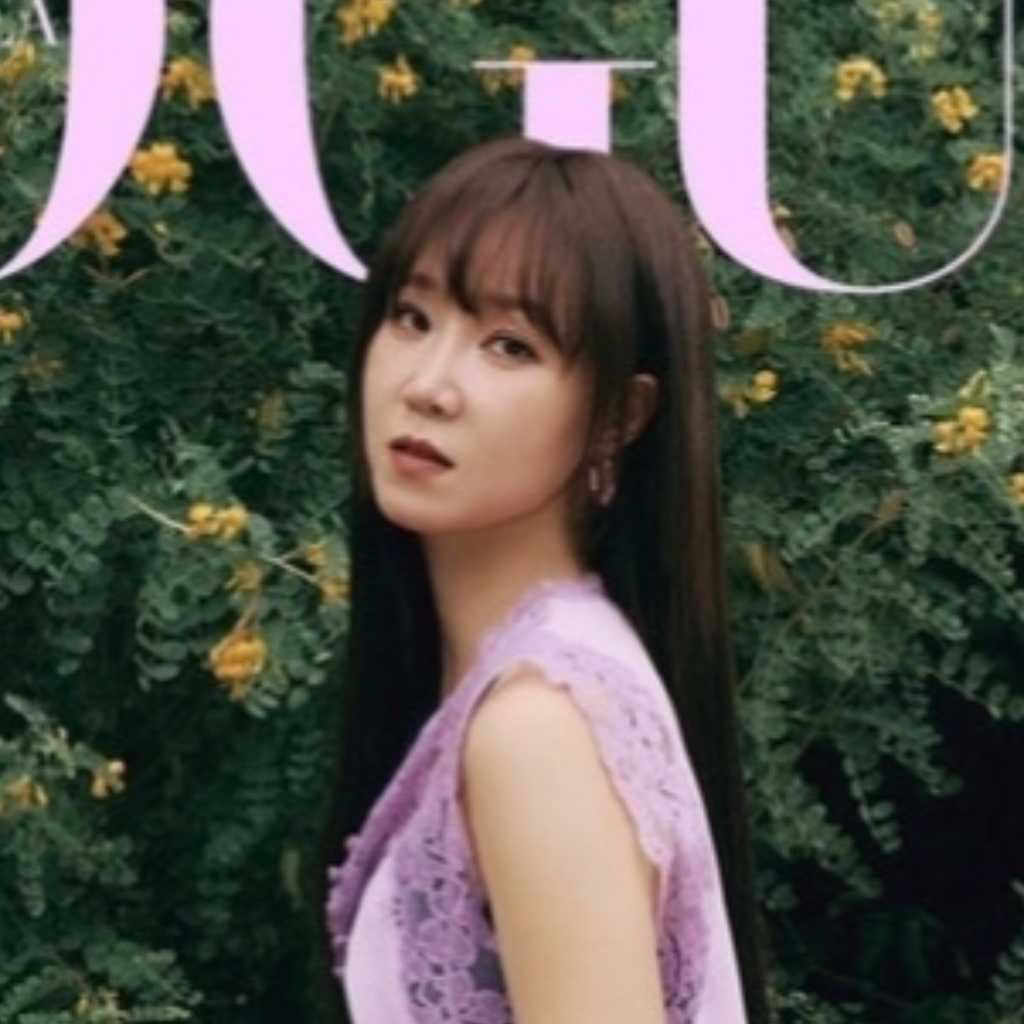 コン・ヒョジン、レザーを魅力的に着こなす…ベルギーで撮影されたグラビア公開