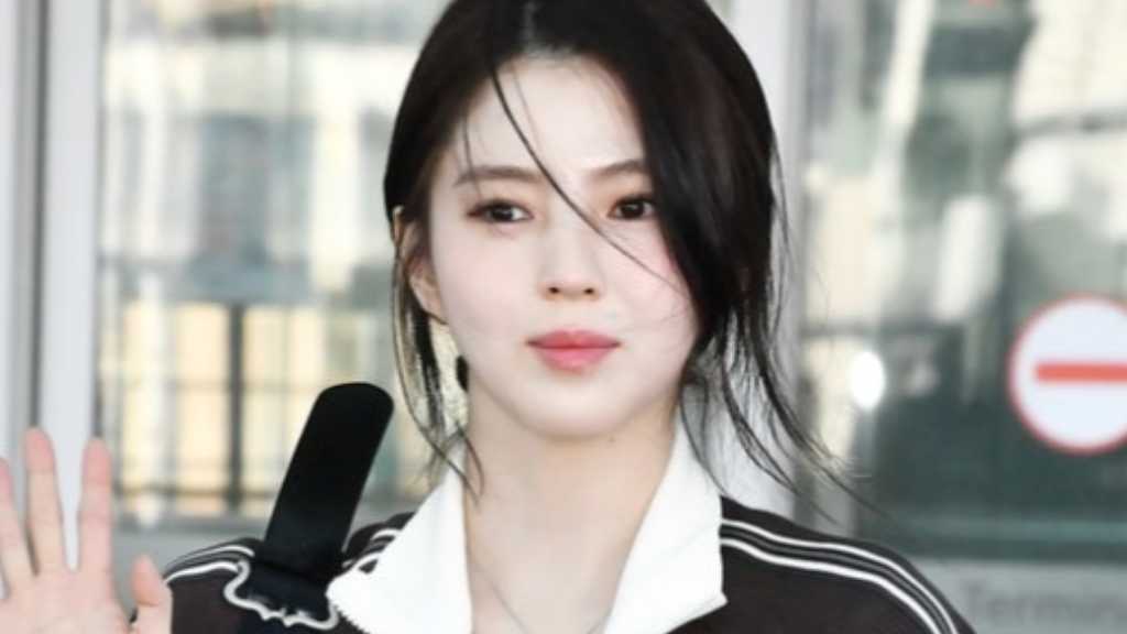 【PHOTO】ハン・ソヒ、海外スケジュールのため出国（動画あり）