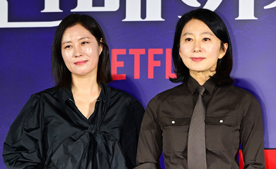 キム・ヒエ&ムン・ソリ、Netflix新ドラマ「クイーンメーカー」で初共演!お互いを絶賛“面白い経験だった”