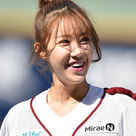 【PHOTO】CRAYON POP エリン＆ウェイ、始球式に参加“爽やかな笑顔”