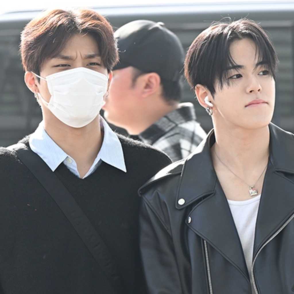 【PHOTO】TREASURE、ツアーのため日本へ出発!個性溢れるコーデ(動画あり)