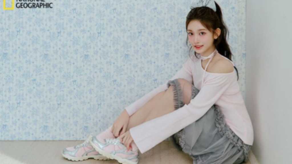 IVE イソ、春の女神に変身!グラビアで人形のようなビジュアルを披露