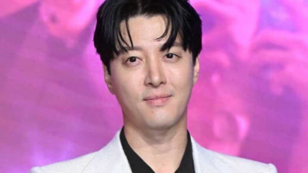イ・ドンゴン、希少・難治性疾患が判明…健康状態に心配の声（動画あり）