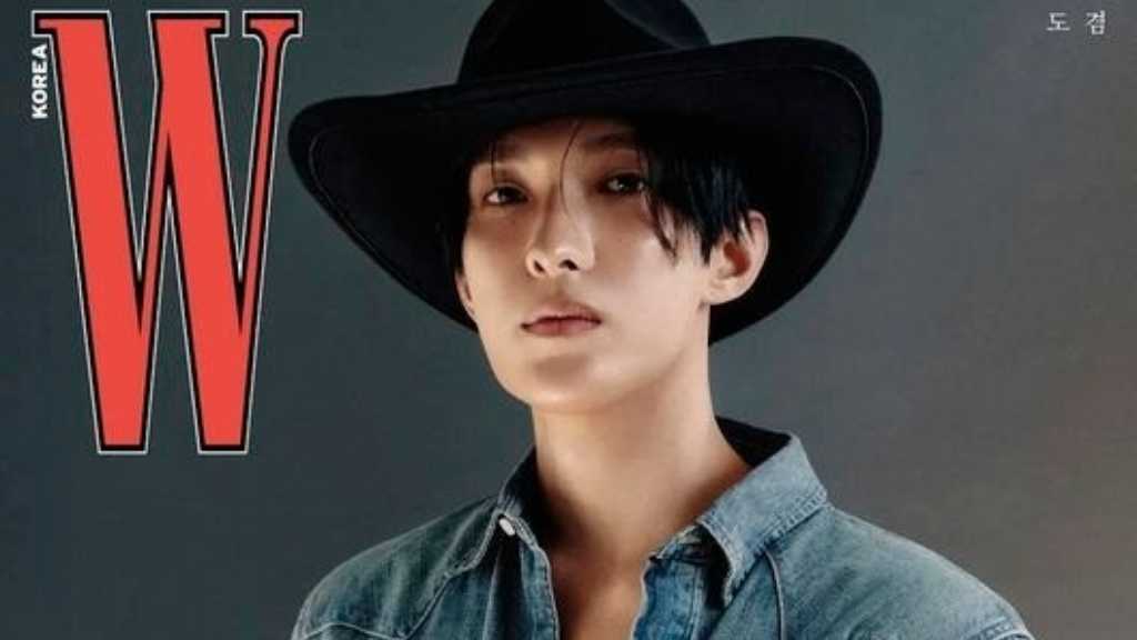 SEVENTEEN ドギョム、魅力的なウエスタンスタイルも!ソロでファッション誌「W KOREA」に登場