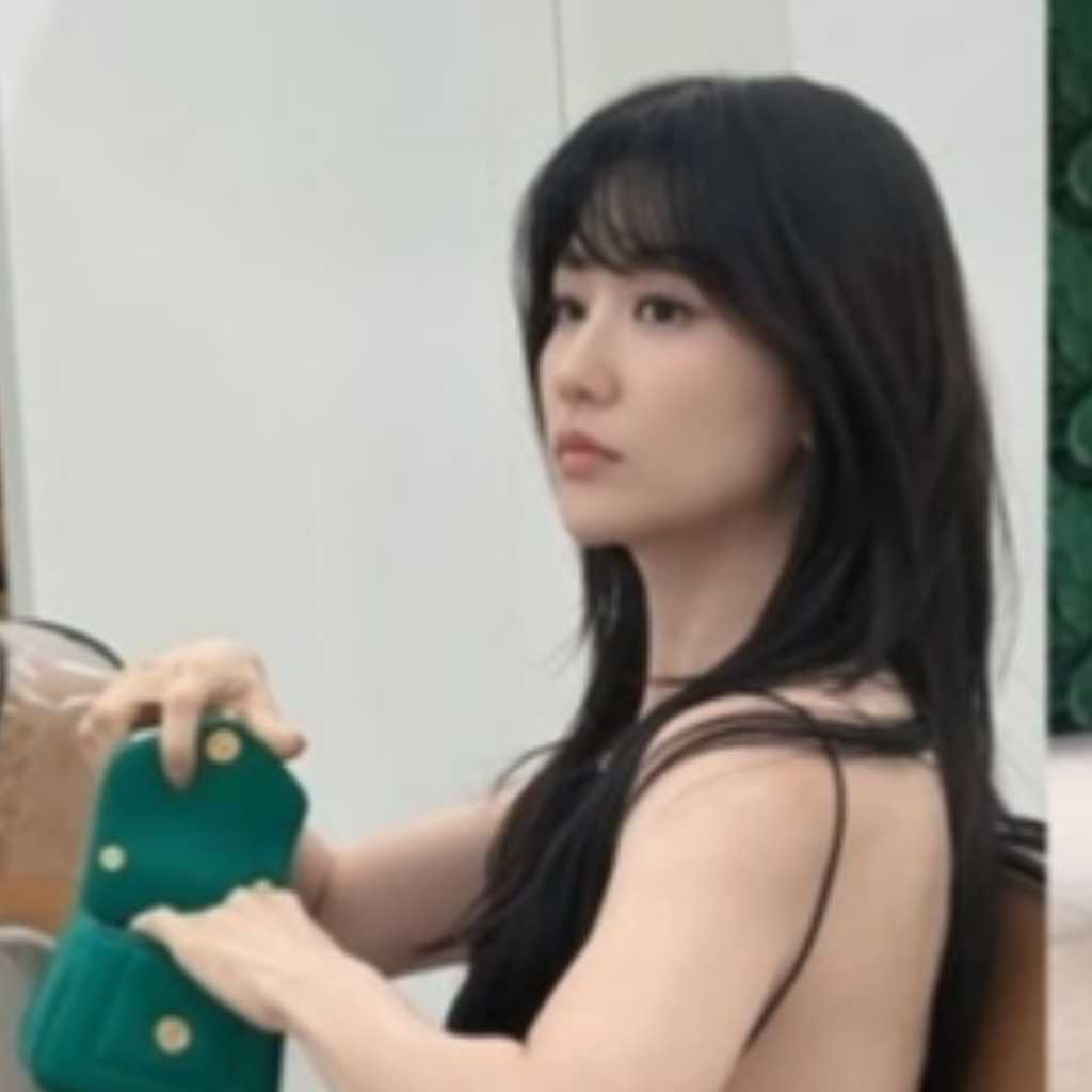 「トンイ」の善良な王妃パク・ハソン、大胆な“美背中ドレス”に反響！気品あふれる佇まい