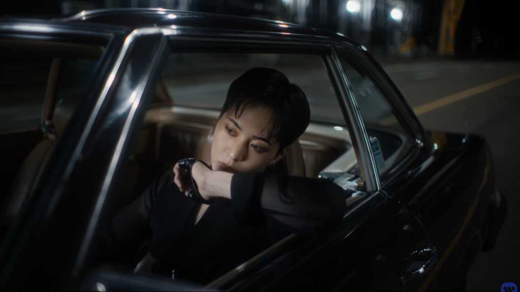 EXO シウミン、新曲「Overdrop」MV公開！視線を奪うパフォーマンスが話題