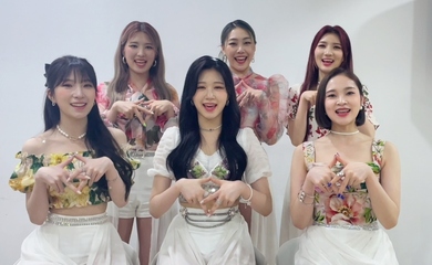日韓グループBling Bling、新曲「Oh MAMA」の歌詞にピッタリ！？最も“大騒ぎ”しているメンバーは…動画インタビューを公開
