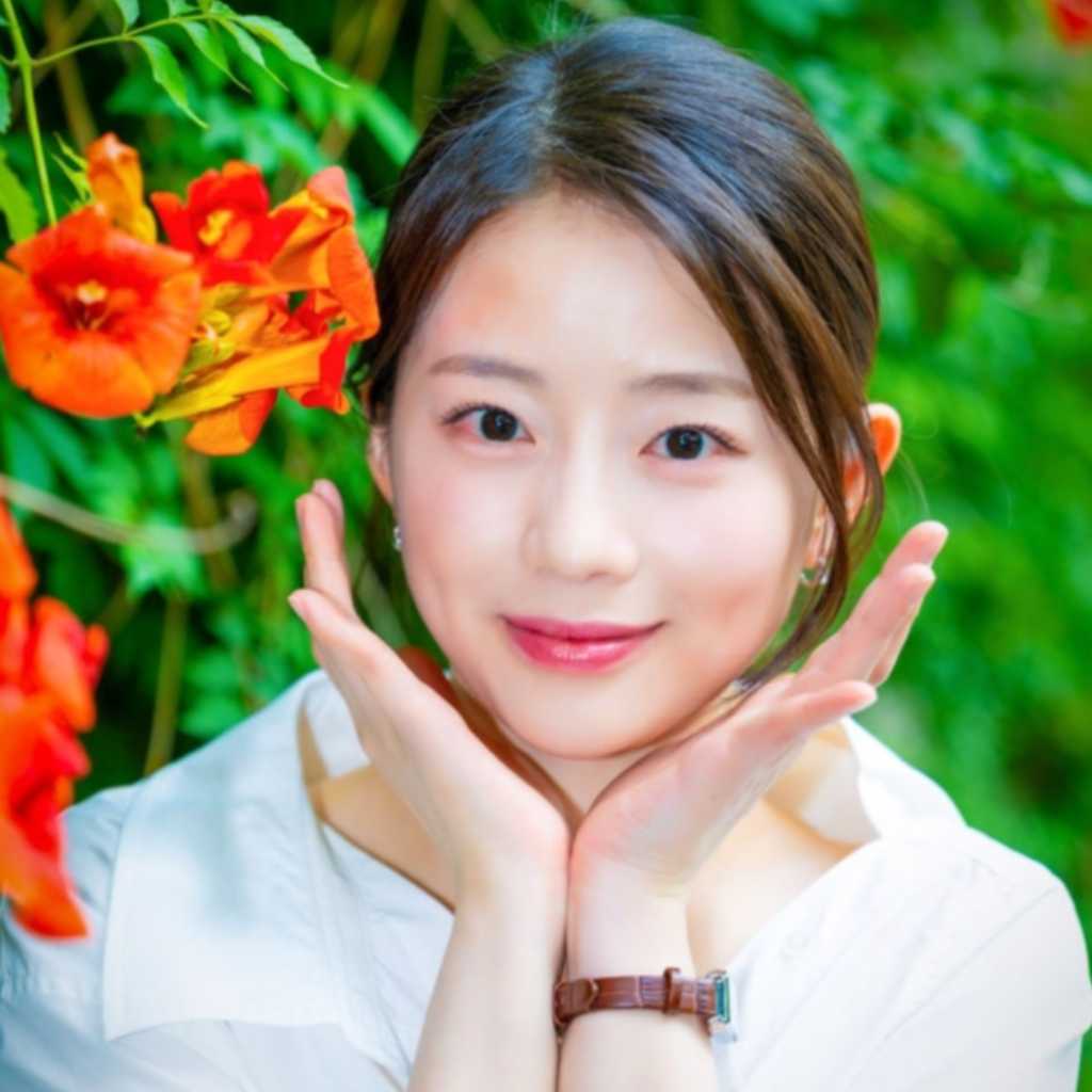 【PHOTO】ドラマ「素晴らしき新世界」出演チェ・ソアン、インタビューで見せた花のような美しいビジュアル