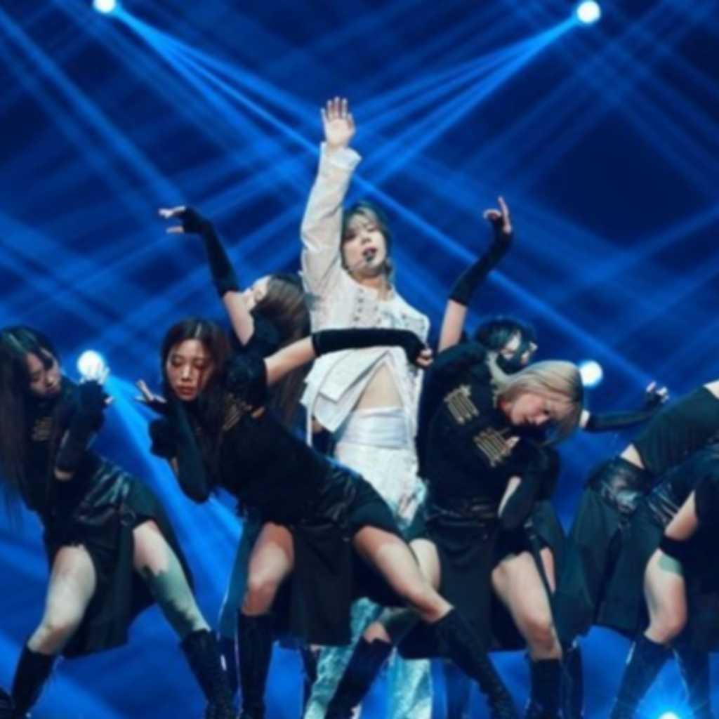 SHINee テミン、約6年ぶりとなる日本アリーナツアーを完走!会場周辺でポスター掲示・特別仕様のバス運行も