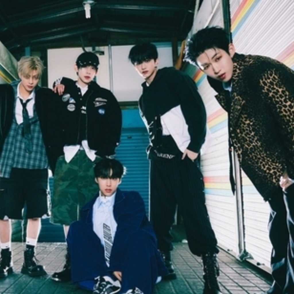 YOUNITE、5月12日のカムバックを予告!ロゴトレーラーを公開