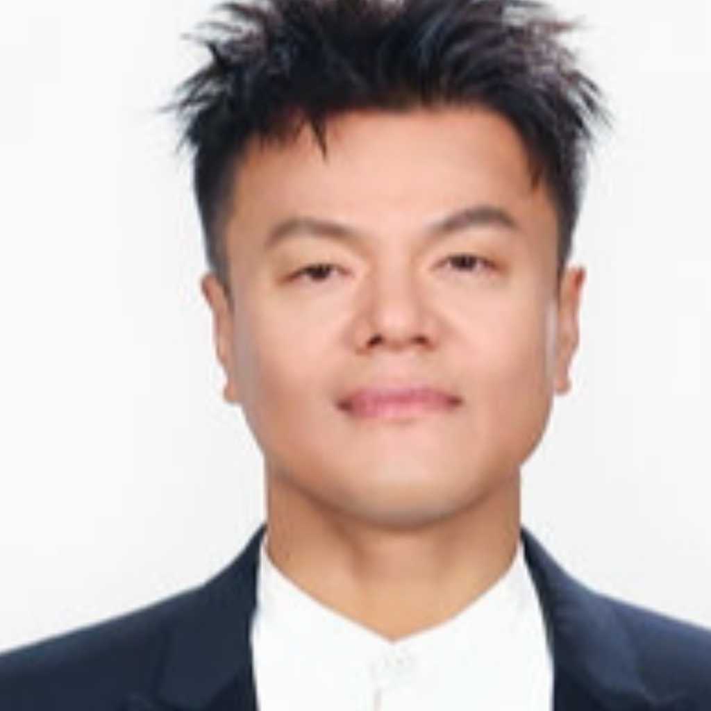 パク・ジニョン、JYPの社内取締役を辞任…TWICE、Stray Kidsらを輩出（公式）