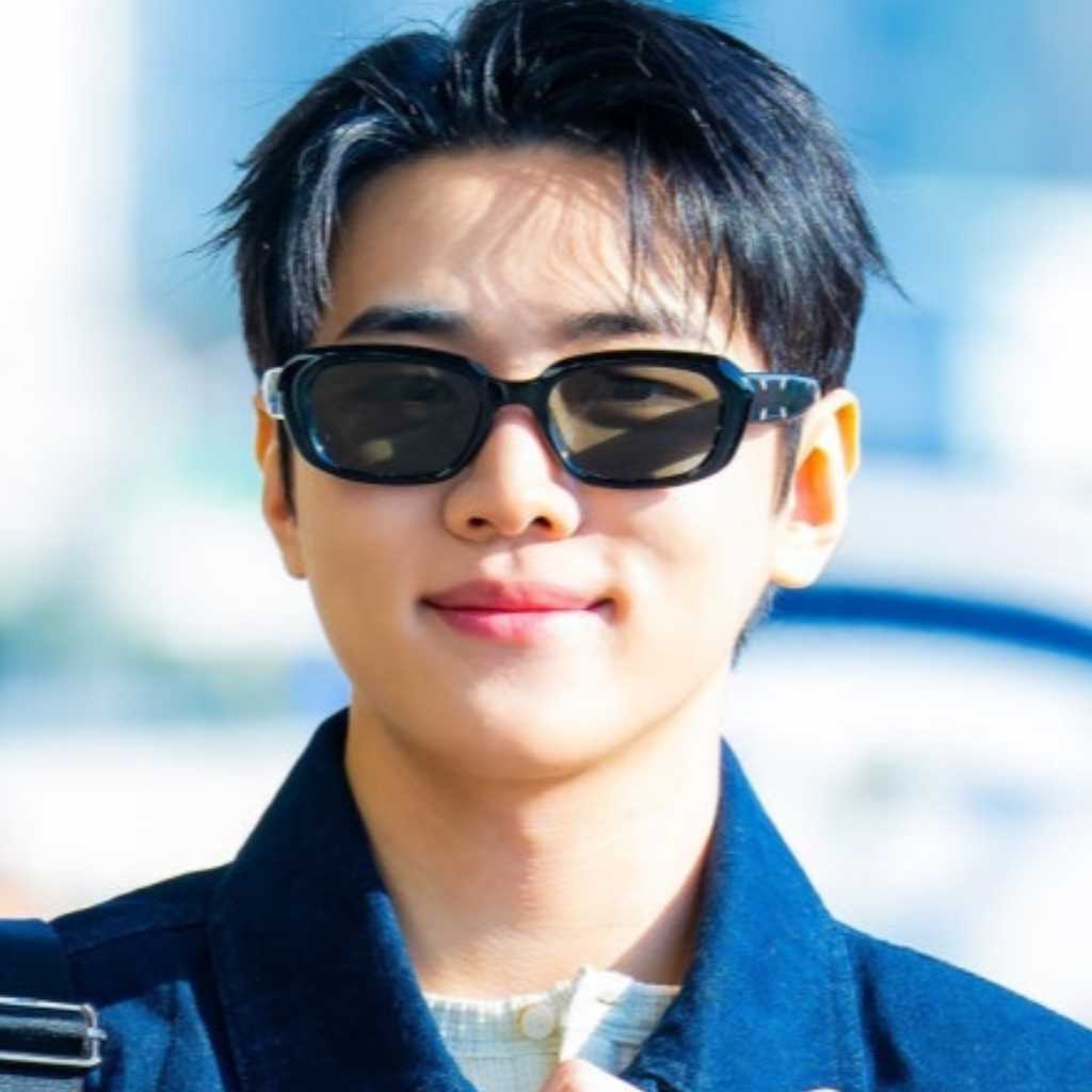 【PHOTO】DKZ ジェチャン、海外スケジュールのため中国へ出国