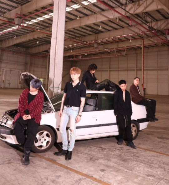 Block B ジコ Crushら所属 Fanxy Child インスタライブで新曲とライブへの期待高める 新鮮な組み合わせのステージも披露 Kstyle
