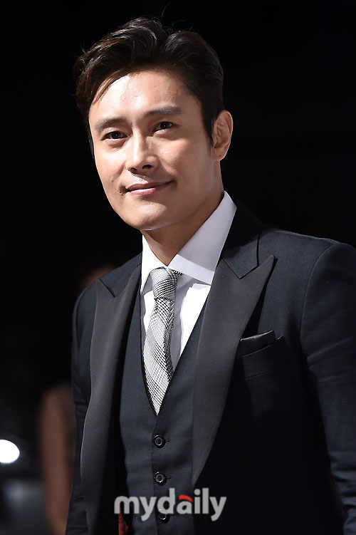 イ ビョンホン 息子のルックスについて 僕と妻イ ミンジョンに半分ずつ似ている Kstyle