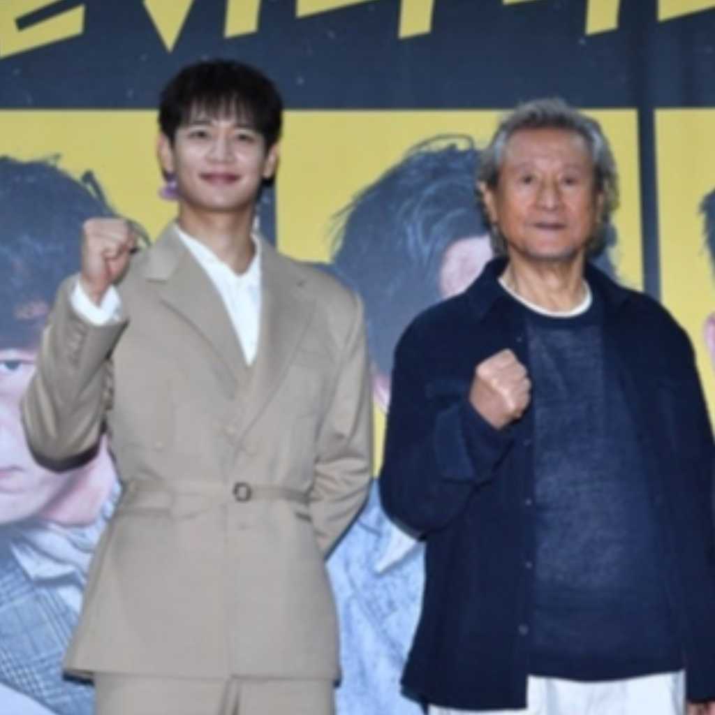 【PHOTO】SHINeeのミンホ&パク・グンヒョンら、演劇「ゴドーを待ちながらを待ちながら」メディア向け試写会に出席