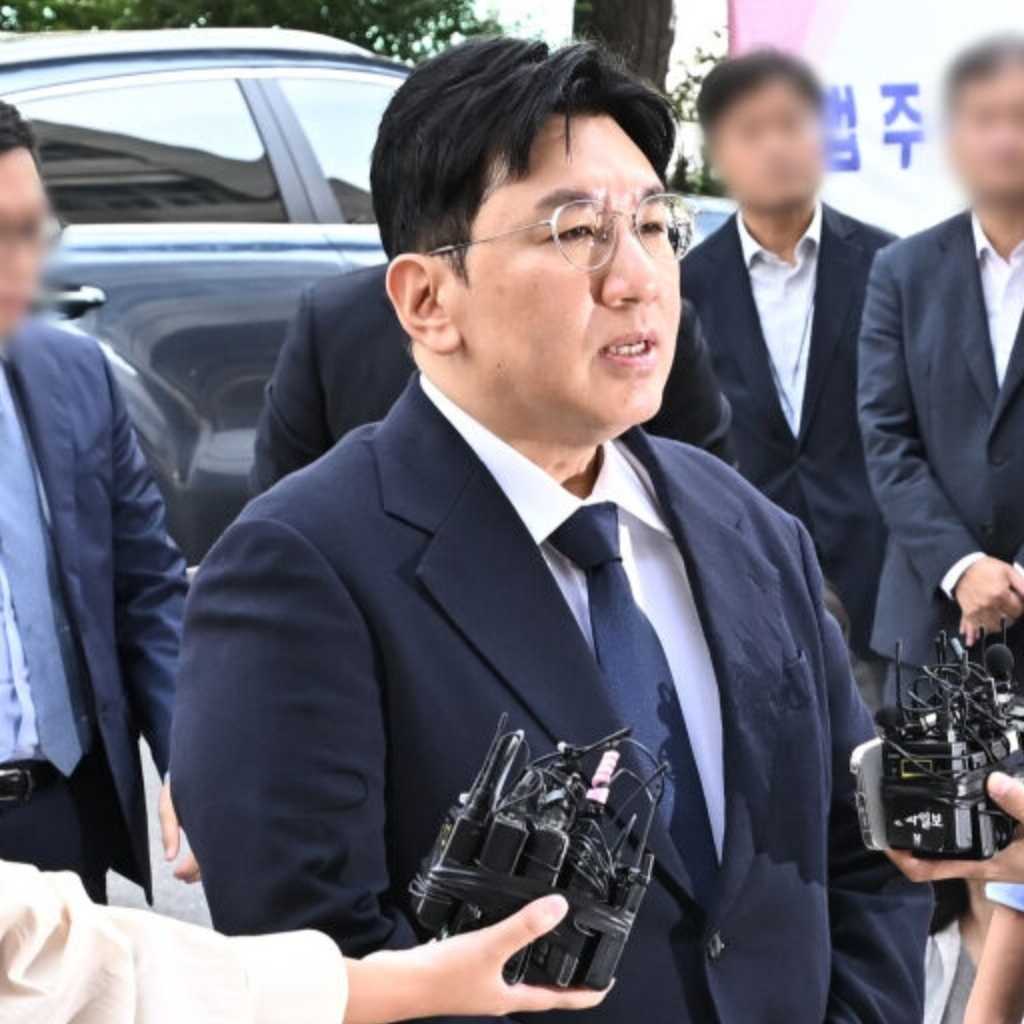 HYBE バン・シヒョク議長、本日ソウル警察庁に再び出頭