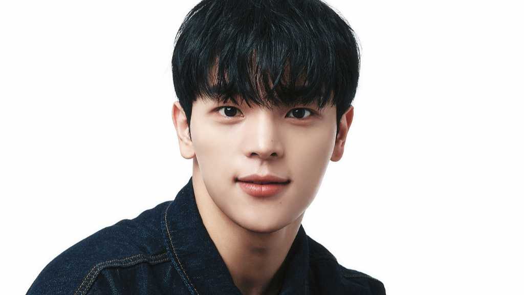 元Stray Kids キム・ウジン、1月20日の入隊を発表「ファンのおかげで20代がもっと幸せだった」
