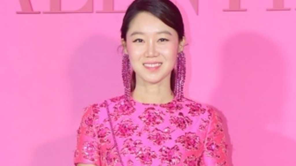 コン・ヒョジン、SNS写真から妊娠説が浮上？事務所がコメント「事実無根」