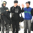 【PHOTO】DKZ「2022 MAMA AWARDS」のため日本へ出国…個性溢れるファッション