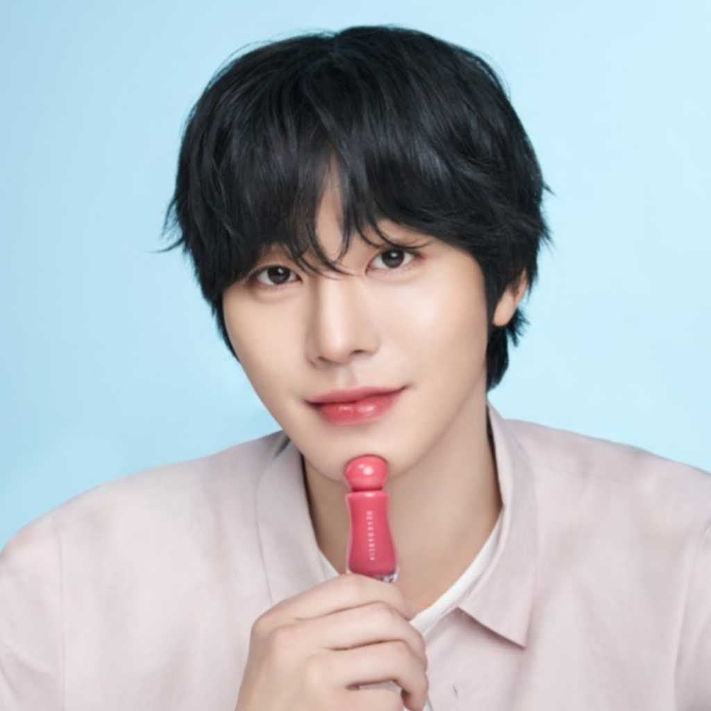 アン・ヒョソプ、韓国コスメブランド「DERA DAHLIA」のアンバサダーに！