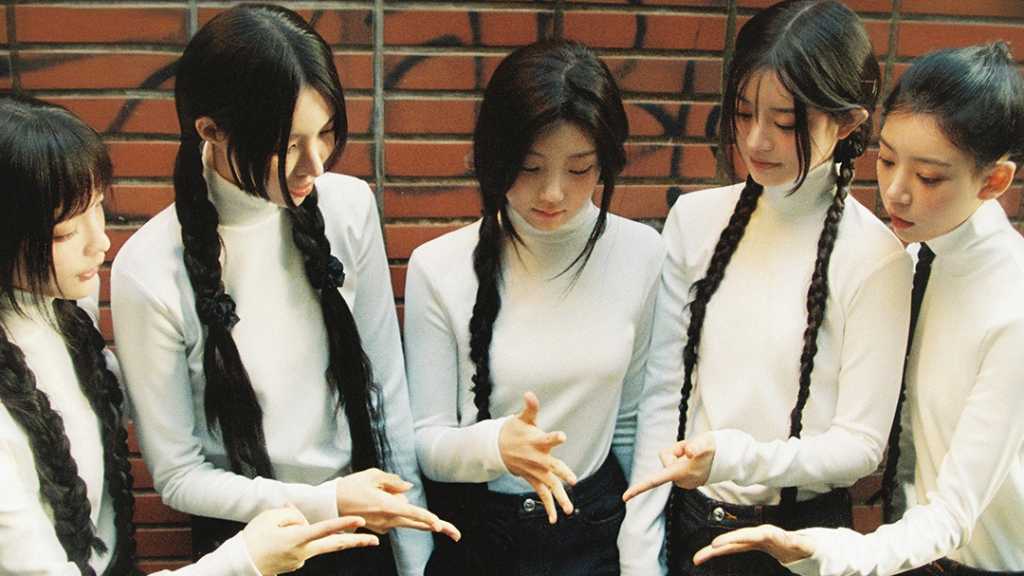 ILLIT、デビュー曲「Magnetic」MVの再生回数が3億回を突破!カムバックへの期待高まる