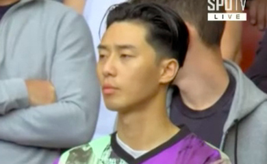 パク ソジュン 親友のソン フンミン選手を応援 イギリスでサッカー観戦する姿を中継カメラがキャッチ Kstyle