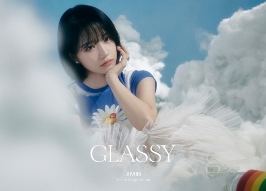 IZ*ONE出身チョ・ユリ、1stシングル「GLASSY」予告イメージを追加公開 