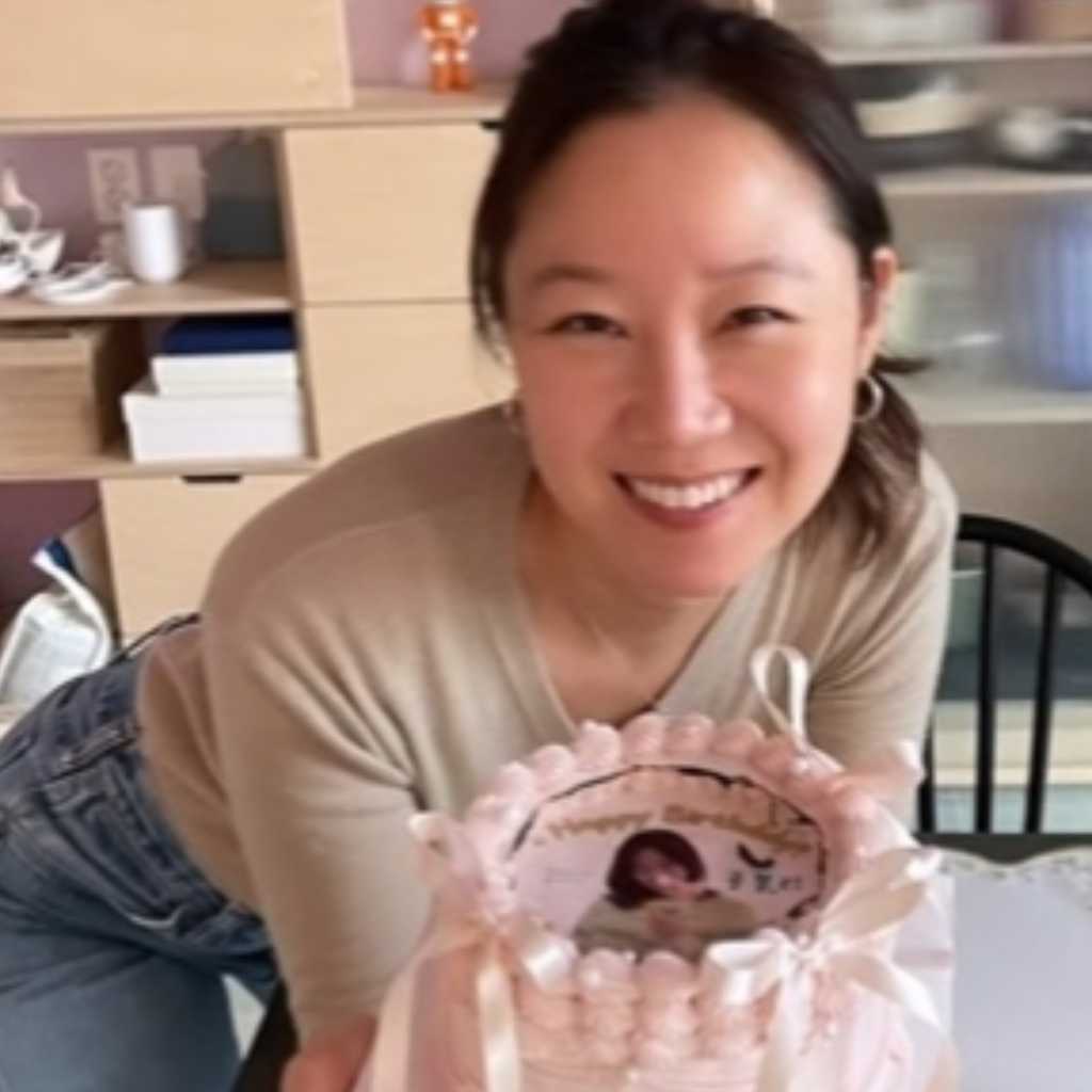 コン・ヒョジン、誕生日を迎え夫ケビン・オが母親に贈ったプレゼントを公開