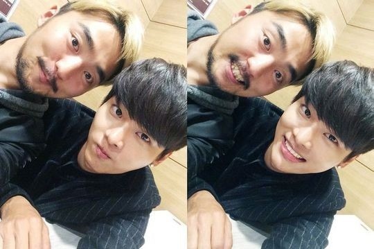 Vixx エン ユ ビョンジェ 同じ表情でも異なる雰囲気 可愛い二人のツーショットが話題 Kstyle