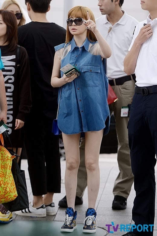【PHOTO】2NE1、YGファミリーコンサートのため出国“個性溢れる空港ファッション” Kstyle