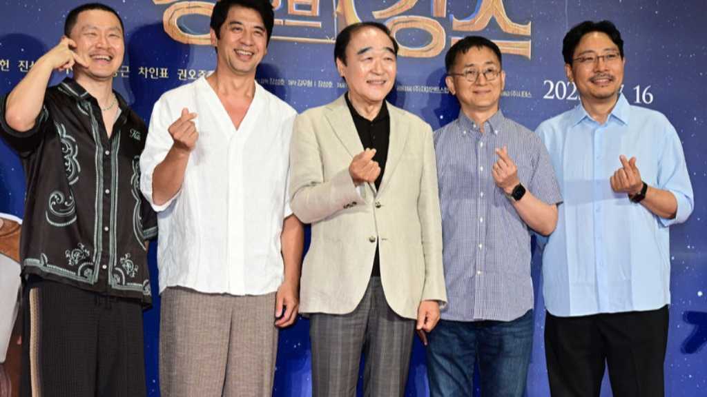 【PHOTO】Secret出身ジウン＆パク・ウィ夫婦ら、映画「キング・オブ・キングス」フォトウォールイベントに出席