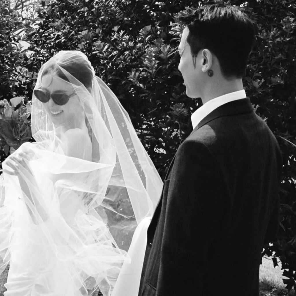 “少女時代 ユリの従姉妹”ビビアン、美しいドレス姿も…KUSHとの挙式を終えて心境明かす