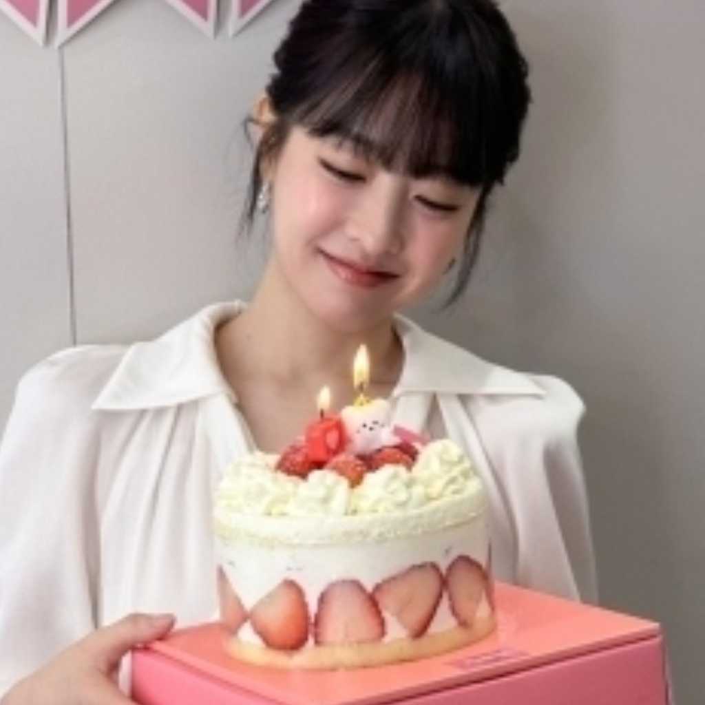 パク・ボヨン、誕生日を迎え記念ショット公開！キュートな表情に注目
