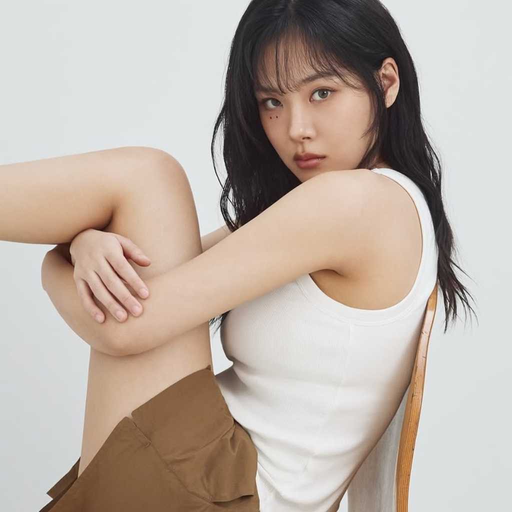 BIBI、韓国でUNIQLOの新モデルに抜擢！自信溢れる姿勢で商品の魅力をアピール