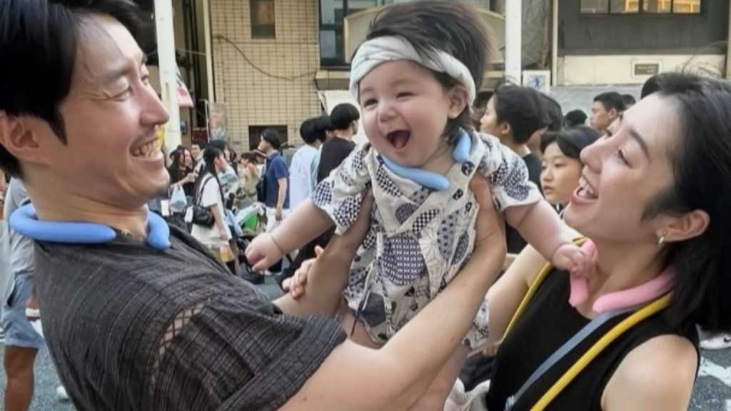 シム・ヒョンタク、息子ハルくんと日本の夏祭りを満喫！微笑ましい家族写真に注目