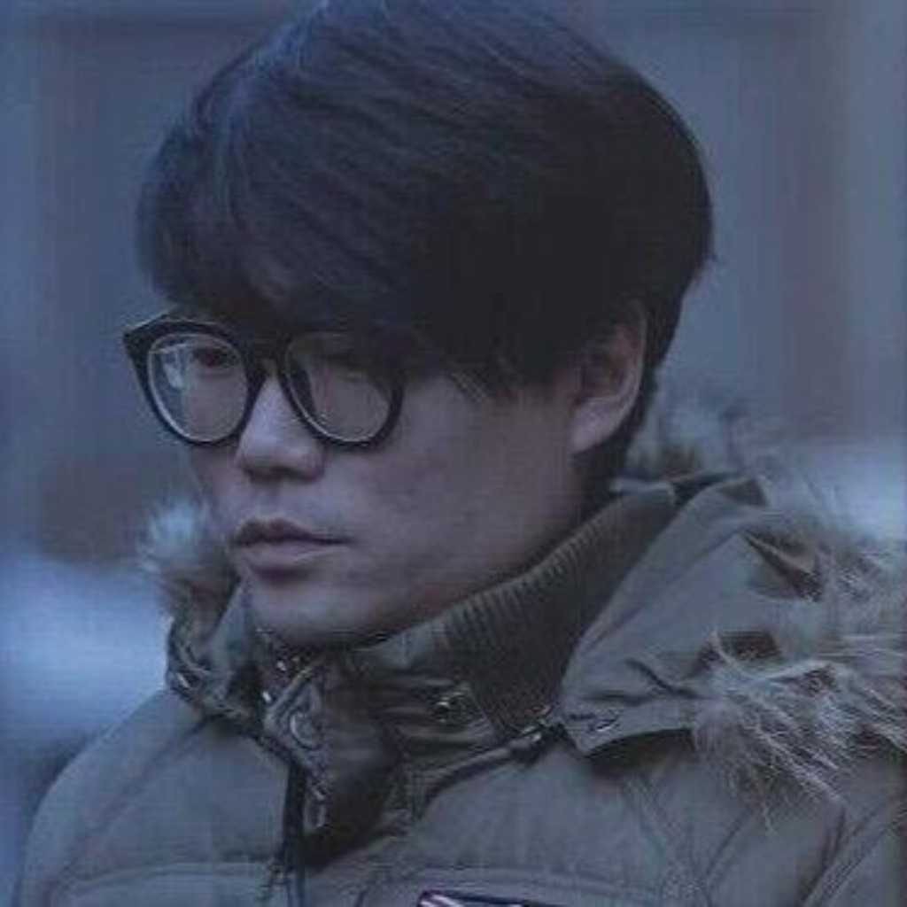 “映画監督を集団暴行”加害者2人、初公判で殺人・障がい者福祉法違反の疑いを否認…遺族が怒りあらわに